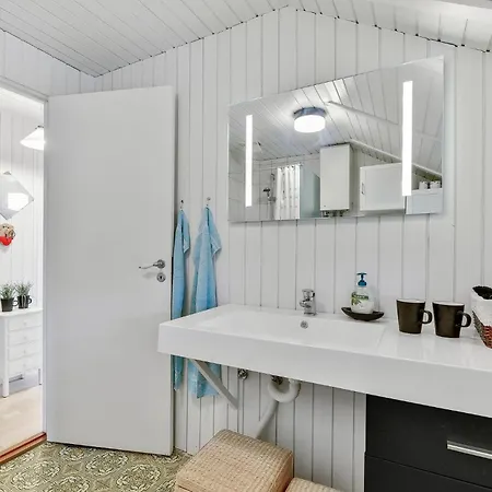 3 Bedroom Stunning In Semesterbostad