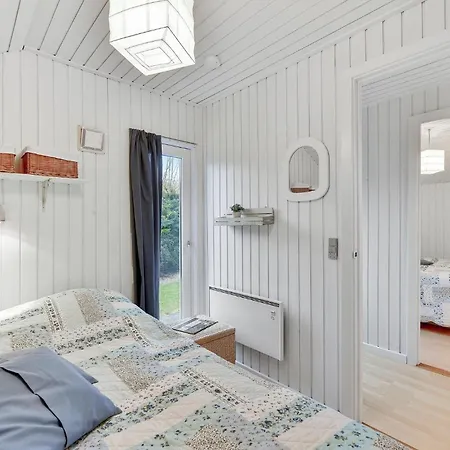 3 Bedroom Stunning In Semesterbostad