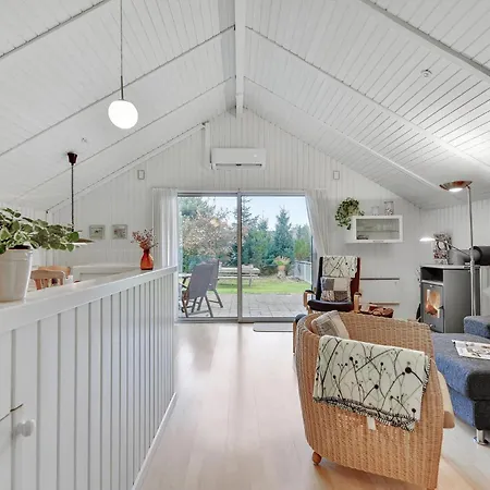 3 Bedroom Stunning In Semesterbostad *